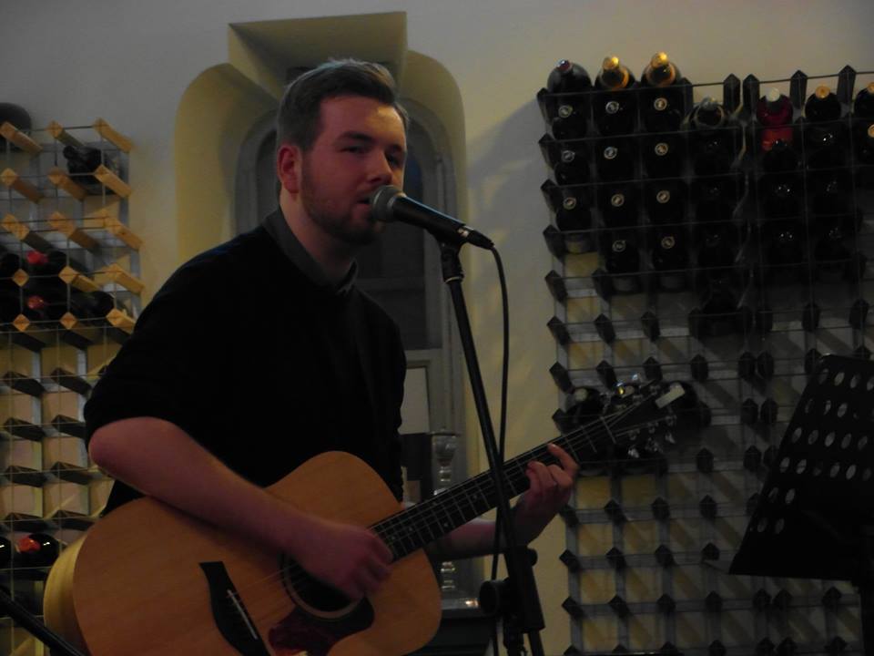 http://indiemusicpeople.com/Uploads/Connor_Taylor_Music_-_live_gig_photo_1.jpg