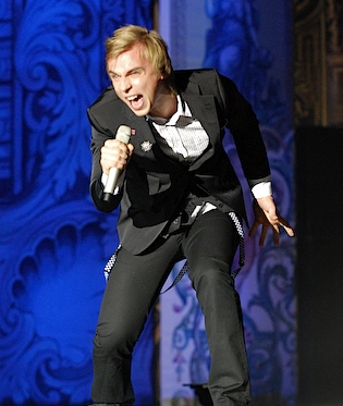 http://indiemusicpeople.com/uploads2/98348_3_11_2008_9_58_59_AM_-_496499_DSC_3387'.jpg