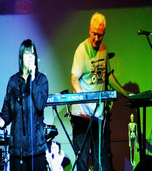 http://indiemusicpeople.com/uploads2/DIVERTER_-_DIV_7.jpg