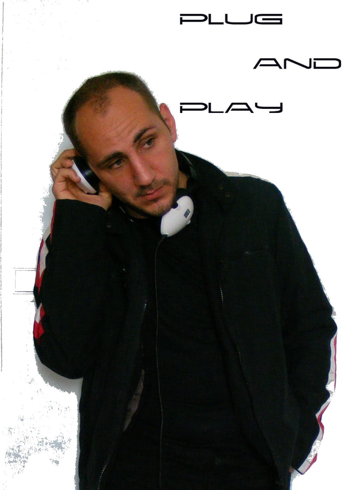 http://indiemusicpeople.com/uploads2/Plug_and_Play_-_Arnaud_se_la_pette_contre_le_mur_recadré.jpg