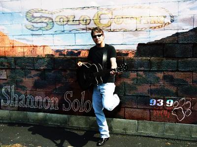 http://indiemusicpeople.com/uploads2/Shannon_Solo_-_solowall.jpg