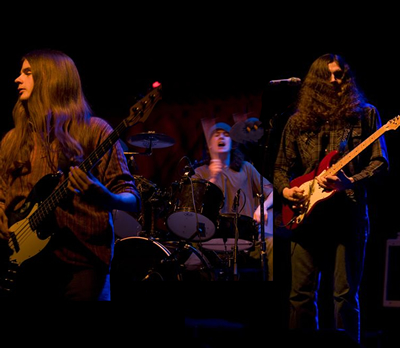 http://indiemusicpeople.com/uploads2/The_Deans_-_the_deans_band_shot.jpg