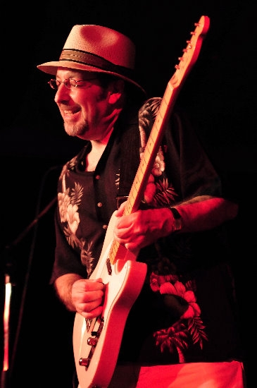 http://indiemusicpeople.com/uploads2/Tom_Principato_-_5mxxld.jpg