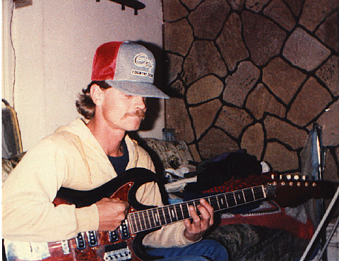http://indiemusicpeople.com/uploads2/uknowngutarist7_-_johnnyguitar.jpg